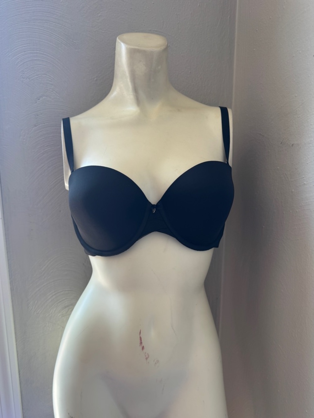 Victoris secret black push up bra with underwire, size 34d
